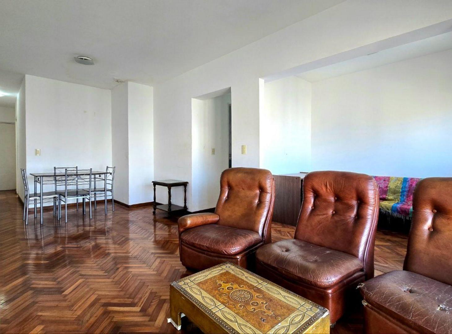 Foto de VENTA DEPARTAMENTO 3 AMBIENTES SEMIPISO C/BALCÓN, imagen 5