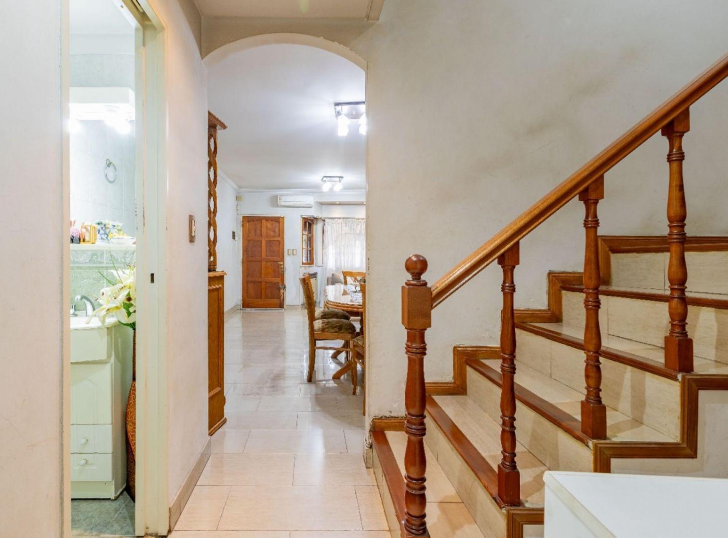 Foto de DUPLEX 4 AMB EN VENTA CON COCHERA JARDÍN PARRILLA, imagen 2