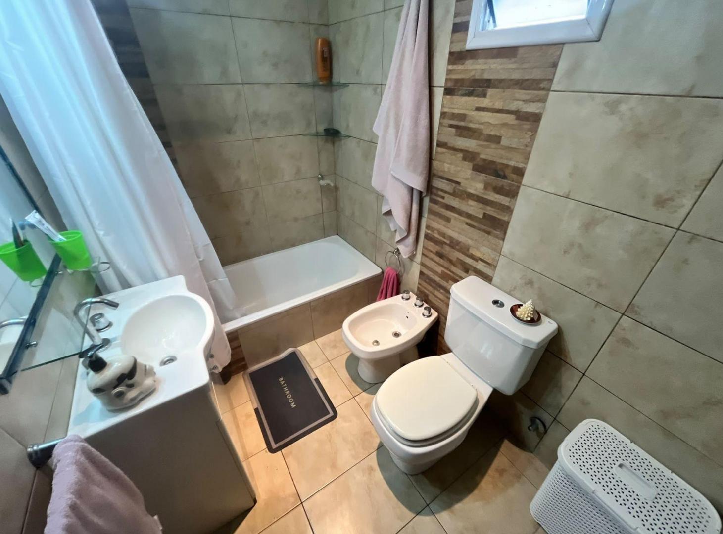 Foto de DEVOTO PH 2 AMBIENTES S/ EXPENSA BALCÓN ATERRAZADO, imagen 5