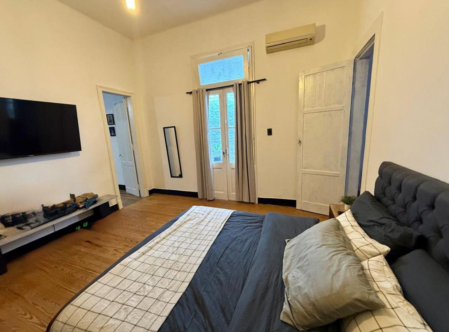 Foto de CASA LOTE PROPIO 317m2 JARDIN MONTE CASTRO, imagen 4