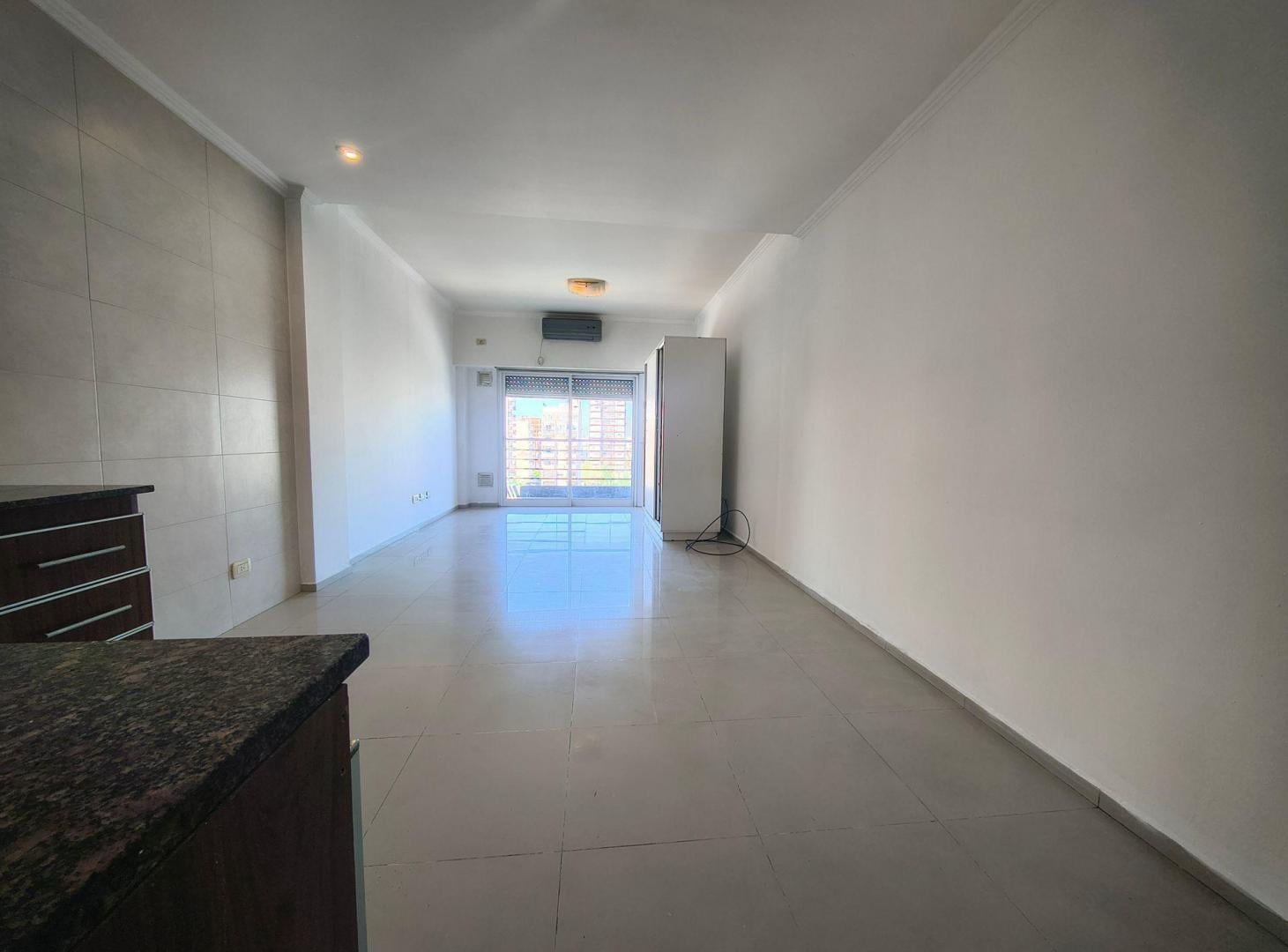 Foto de MONOAMBIENTE DIVISIBLE CON BALCON EN FLORES, imagen 1