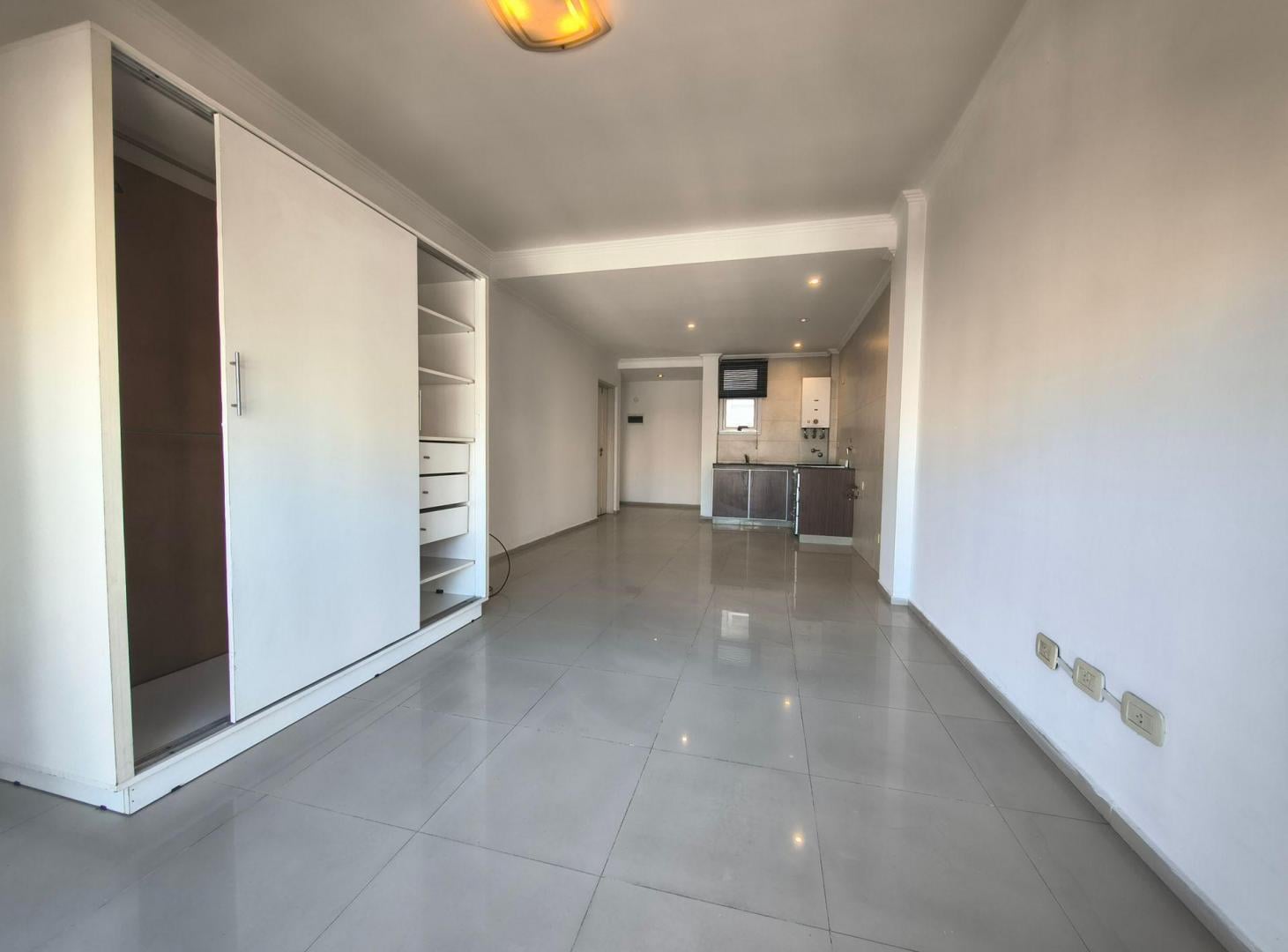 Foto de MONOAMBIENTE DIVISIBLE CON BALCON EN FLORES, imagen 5