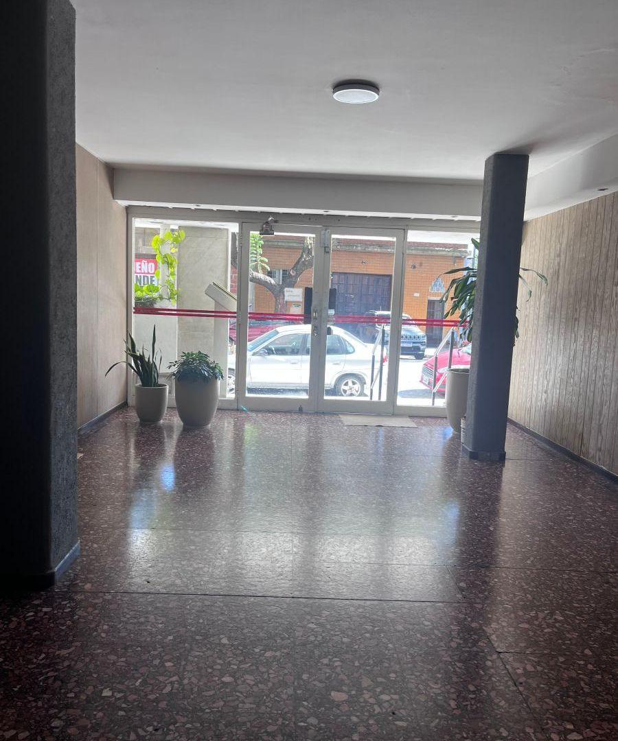 Salvadores, 1300, 2 ambientes, cocina y lavadero muy luminoso