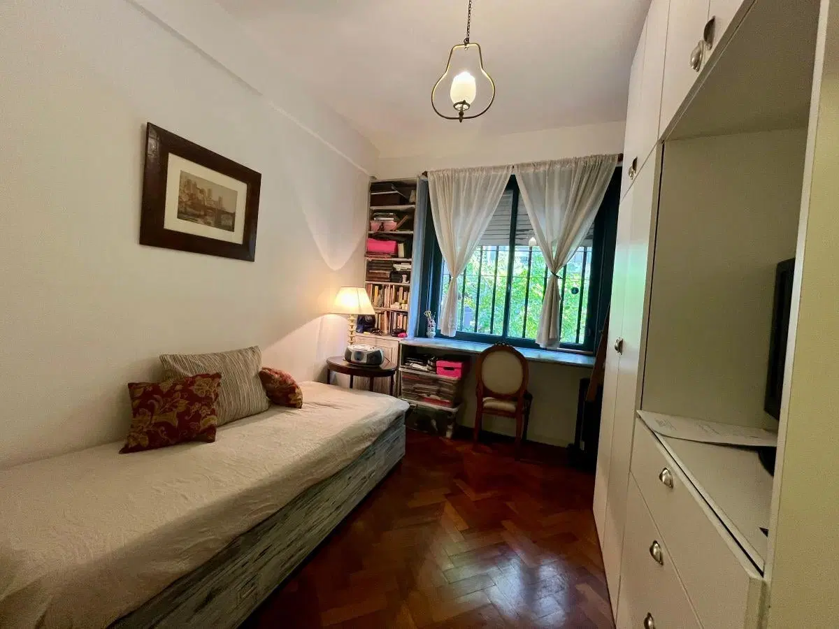 Peña 2200 (Azcuenaga) 3 amb c/dep o comedor diario y , balcón impecable Semipiso 80m2 4