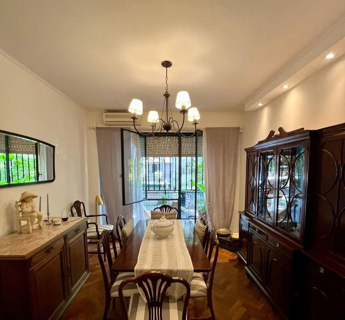 Peña 2200 (Azcuenaga) 3 amb c/dep o comedor diario y , balcón impecable Semipiso 80m2 2