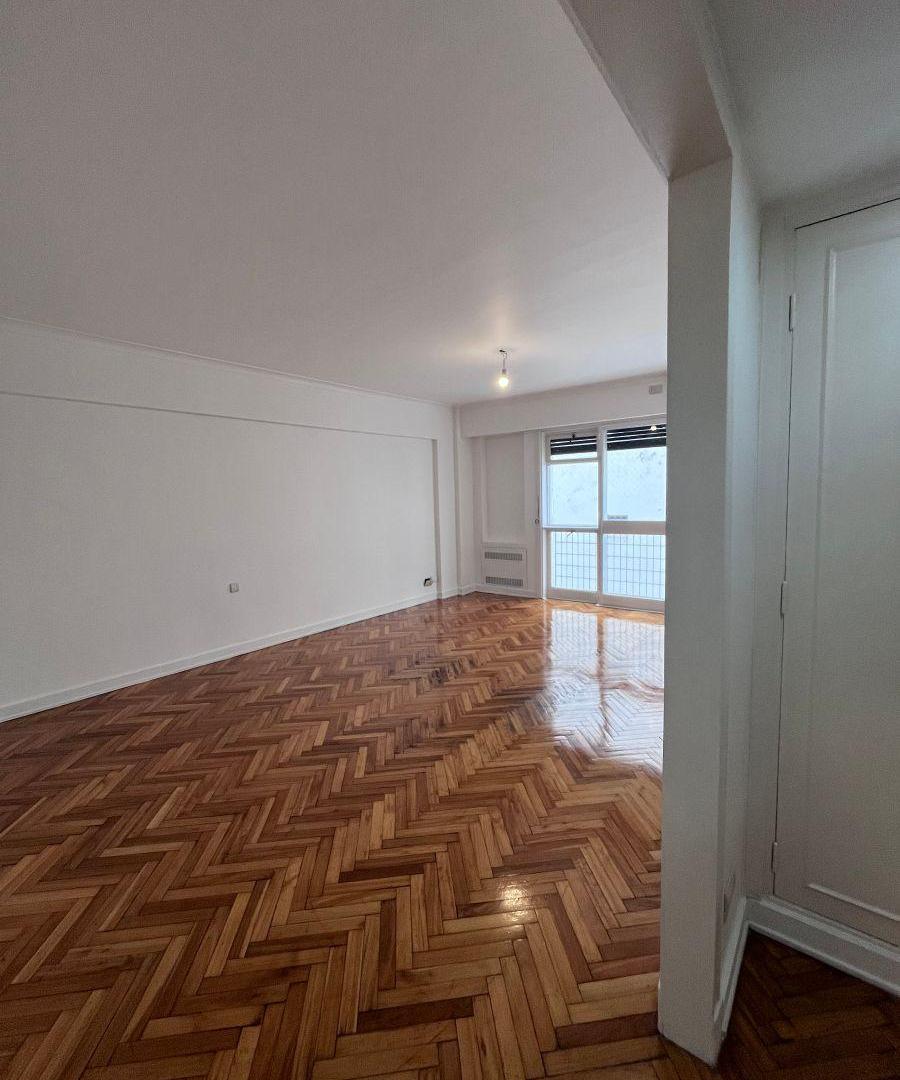 Foto de Junín y Melo, 3 ambientes con dependencia y Cochera Muy luminoso, 80 m², imagen 1