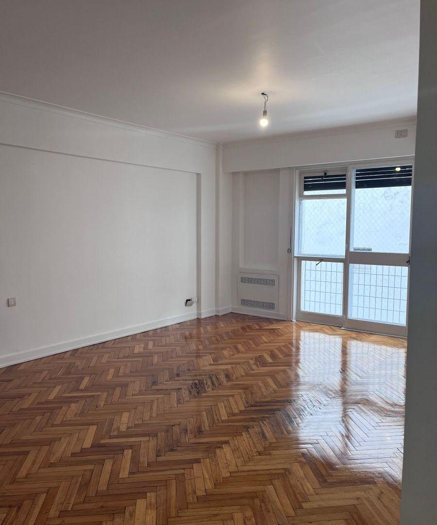 Foto de Junín y Melo, 3 ambientes con dependencia y Cochera Muy luminoso, 80 m², imagen 2