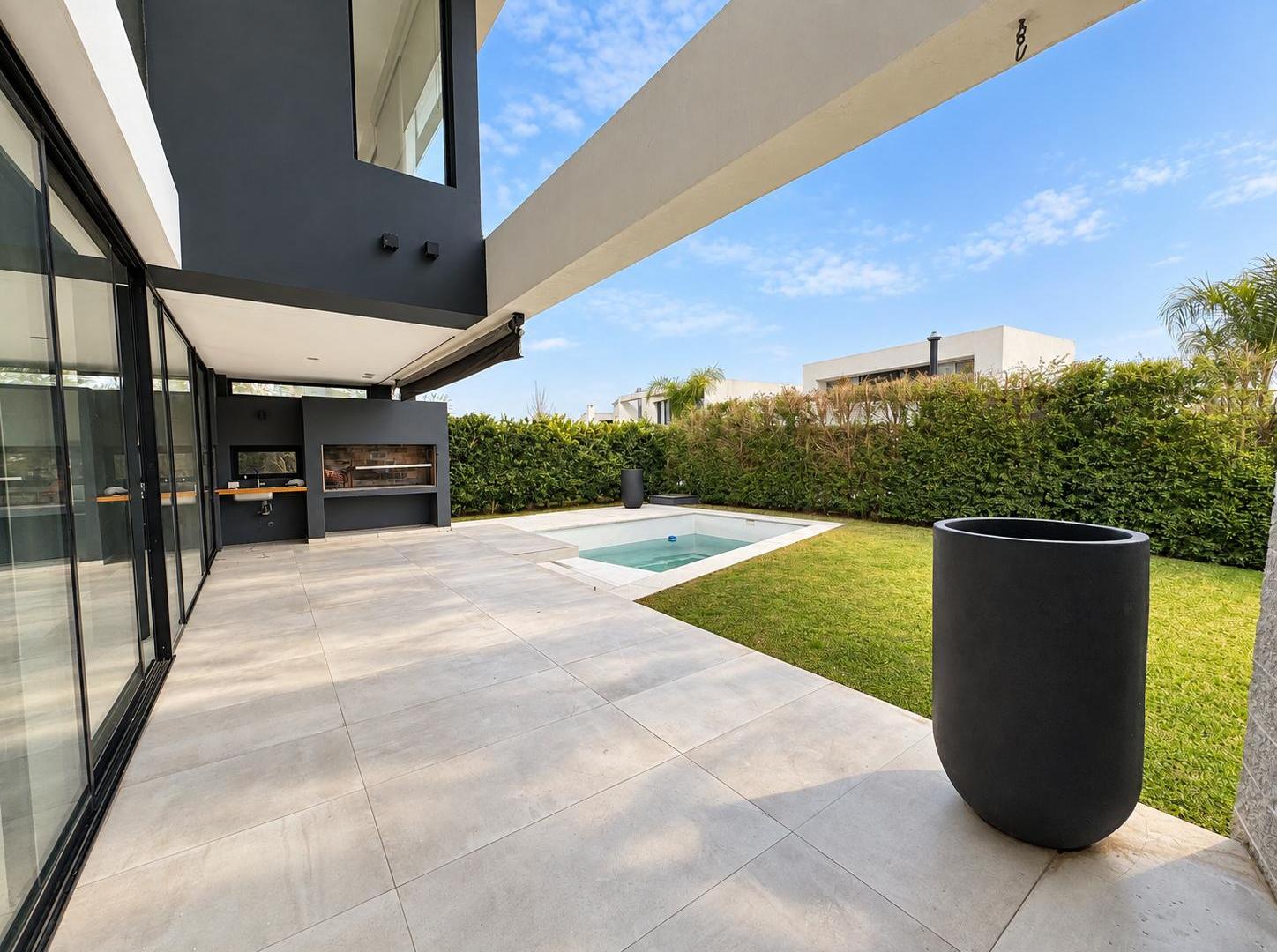 Foto de Casa en Venta Moderna - de Diseño - 296 m² - 7 ambientes en Los, imagen 3