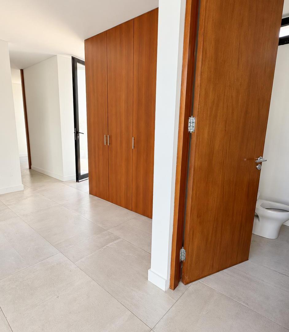 Foto de Casa en Venta Moderna - de Diseño - 296 m² - 7 ambientes en Los, imagen 4