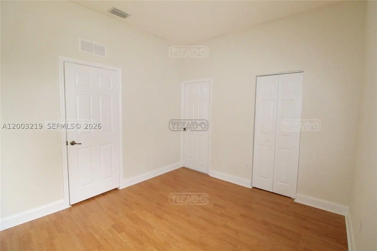 Casa Chalet en Venta en Miramar, Miami, Florida 3