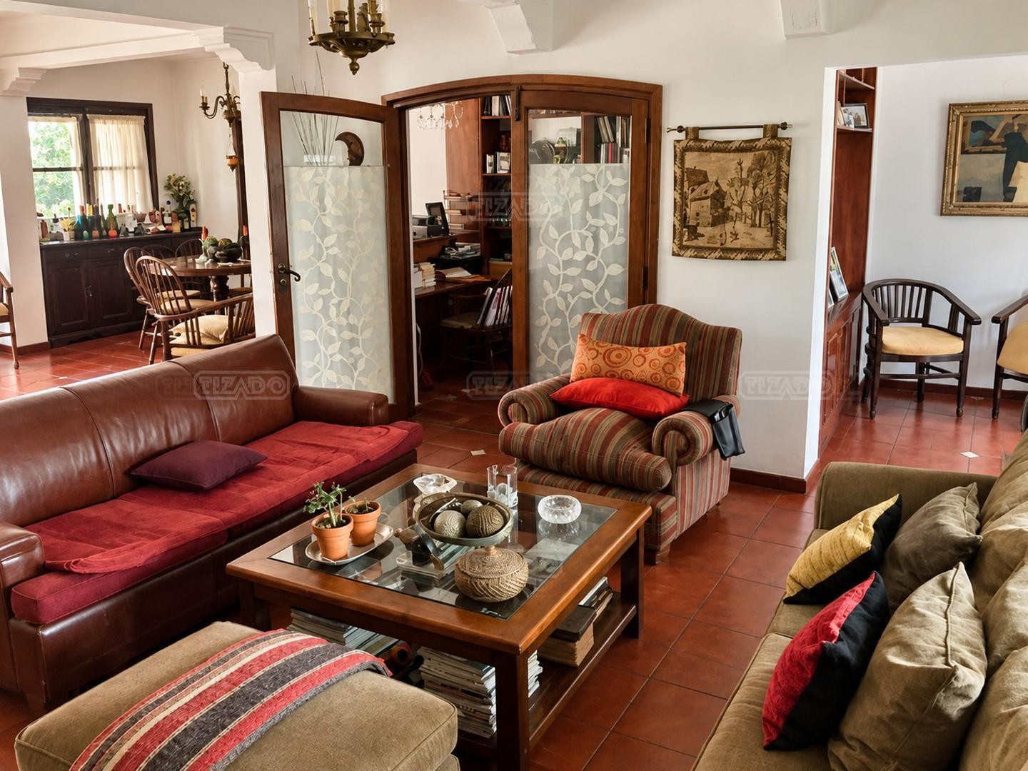 Foto de ¡Descubrí este espectacular chalet en Acassuso con jardín y piscina!, imagen 5