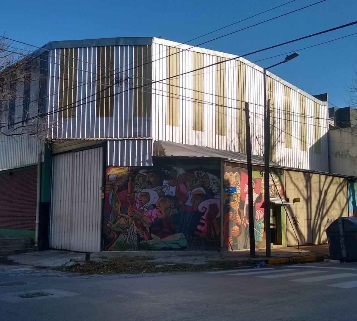 Galpón en Venta en La Boca 4