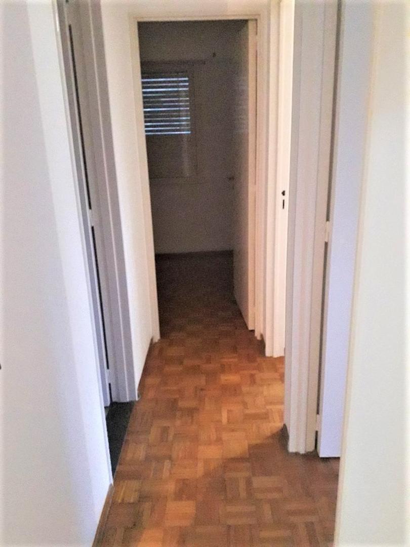 Departamento de 4 Ambientes Al Frente con Balcón 4