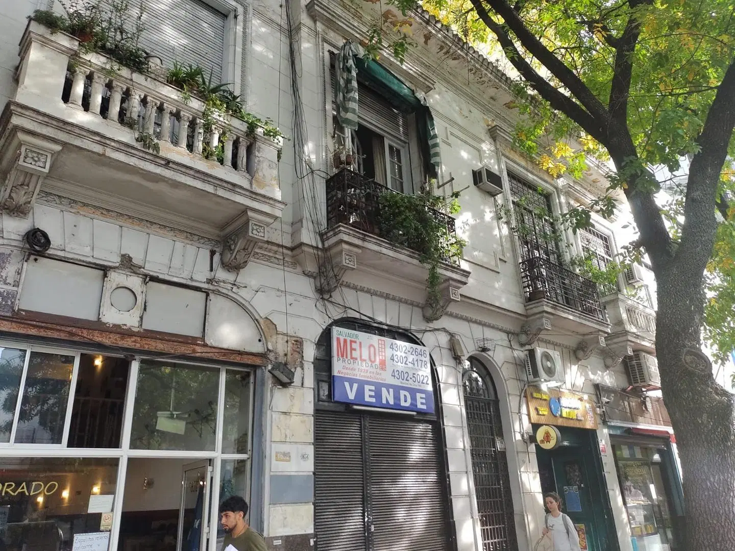 Local comercial, planta, subsuelo y entre piso. 5
