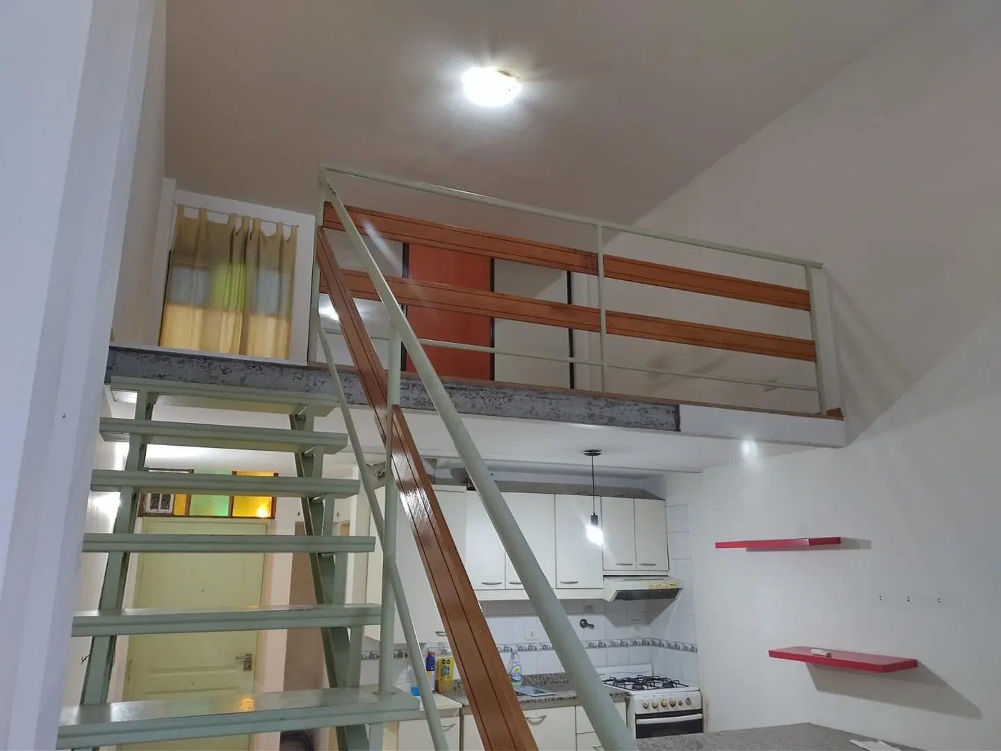 Excelente Loft en doble altura, con patio 4