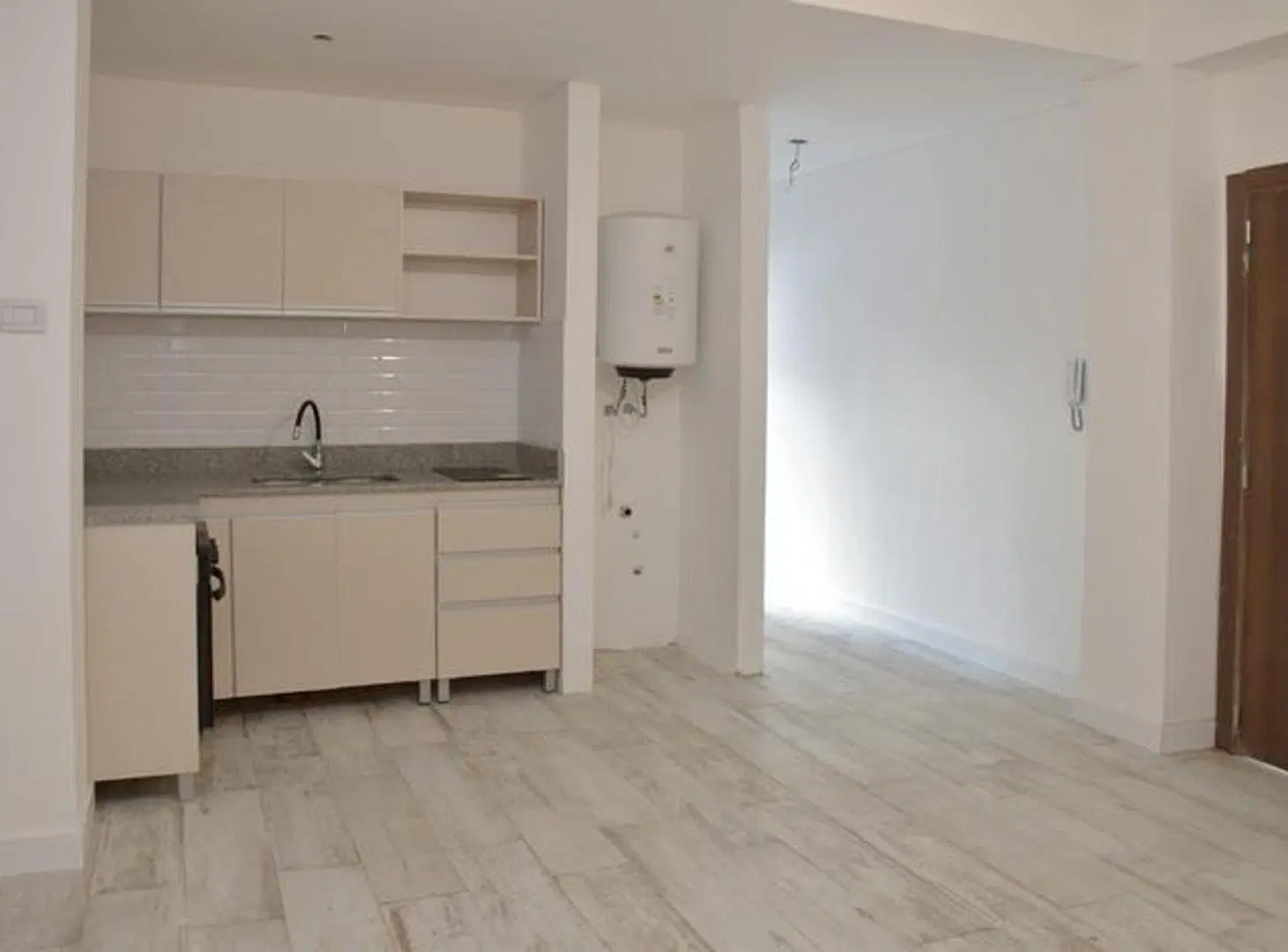Departamento de 2 amb. con patio, apto profesional 3