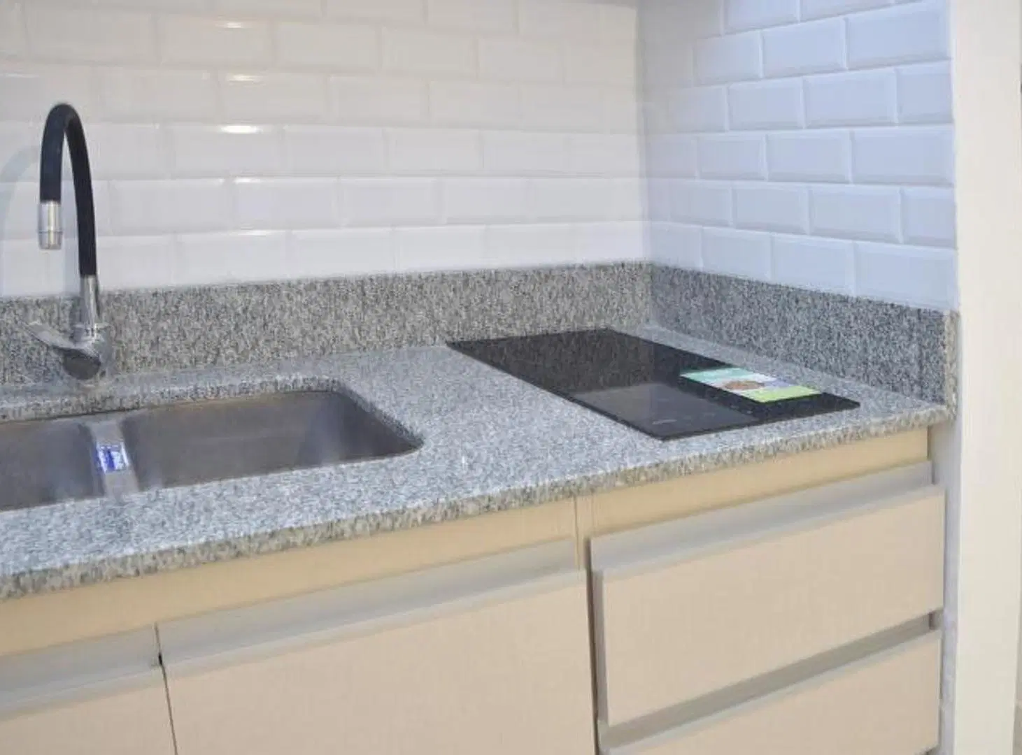 Departamento de 2 amb. con patio, apto profesional 5