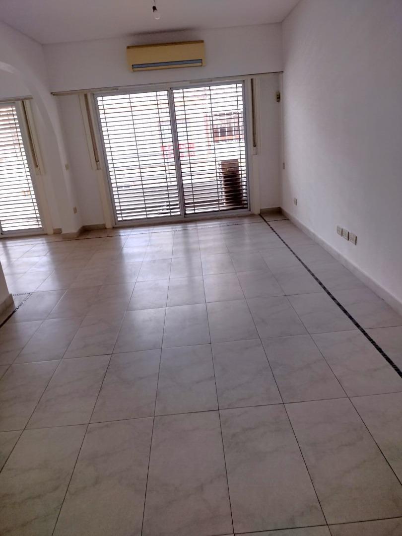Foto de Departamento de 4 ambientes c/dep., imagen 1