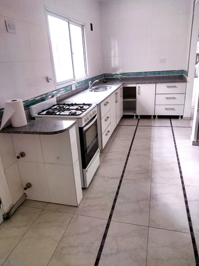 Foto de Departamento de 4 ambientes c/dep., imagen 2