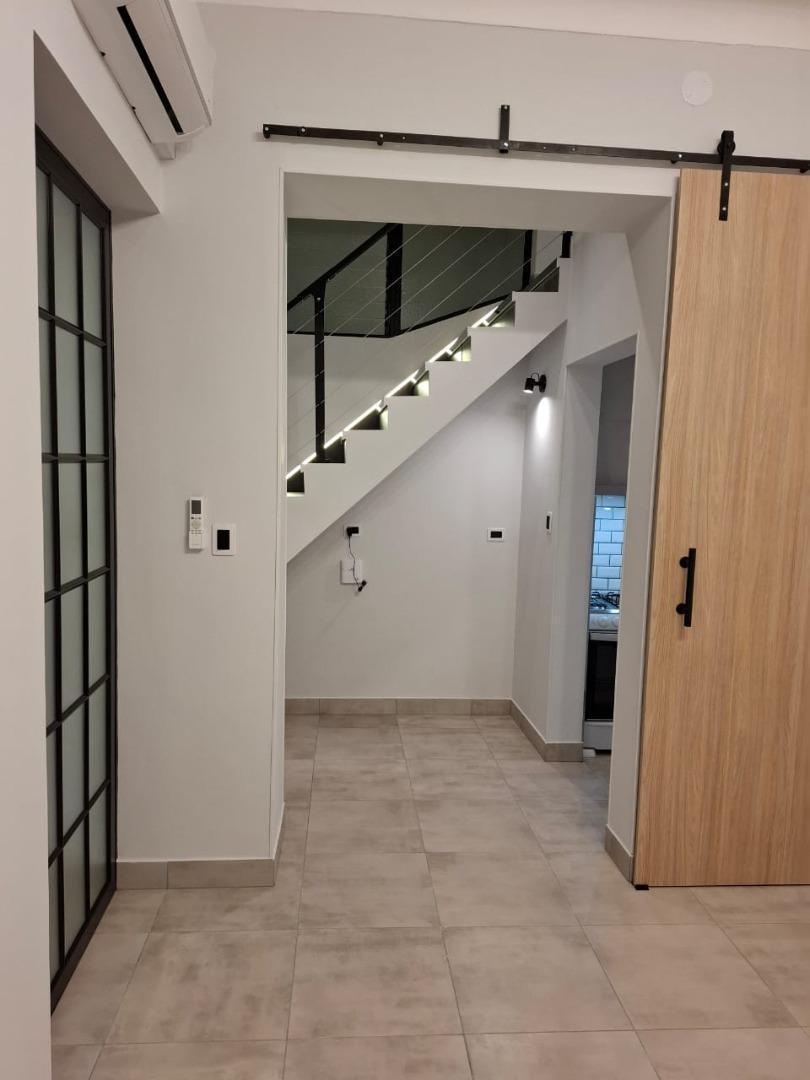 Foto de PH de 2 ambientes mas escritorio, con terraza propia, imagen 1