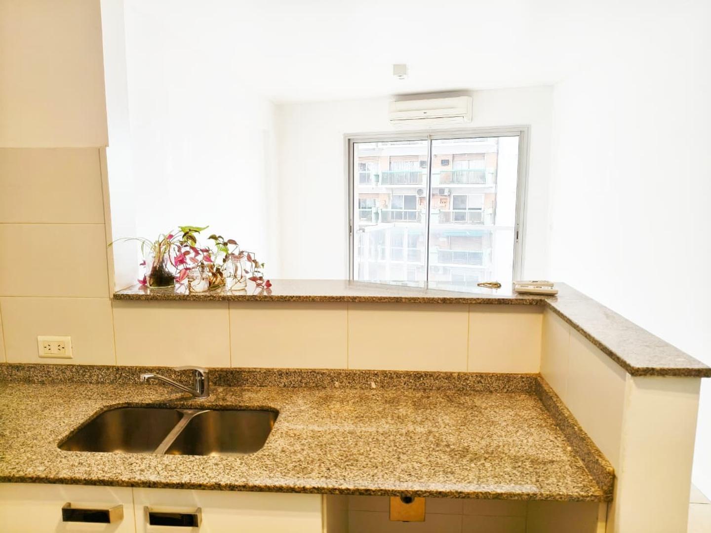 Foto de Excelente departamento de 2 ambientes, al frente con balcón, imagen 5