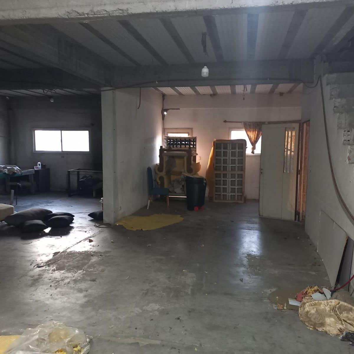 Local con 2 viviendas en Venta 