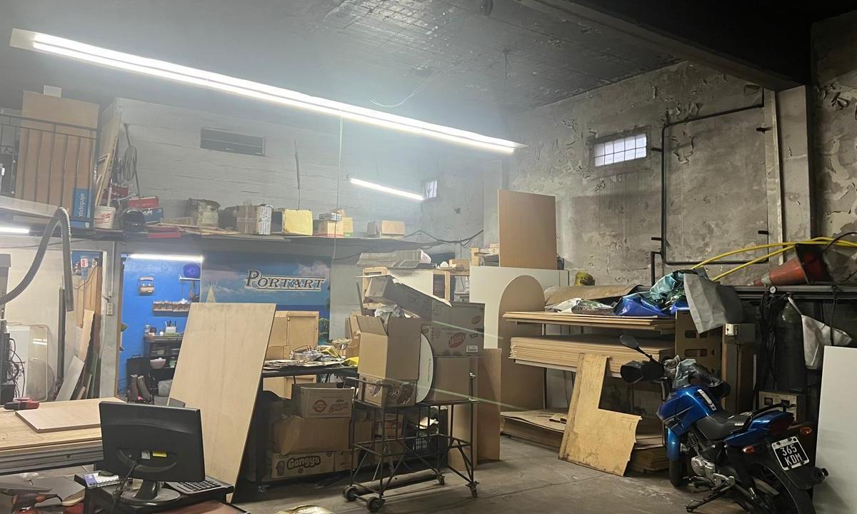 Galpon en Venta Zona Industrial R1 en Hurlingham (Facilidades) 2