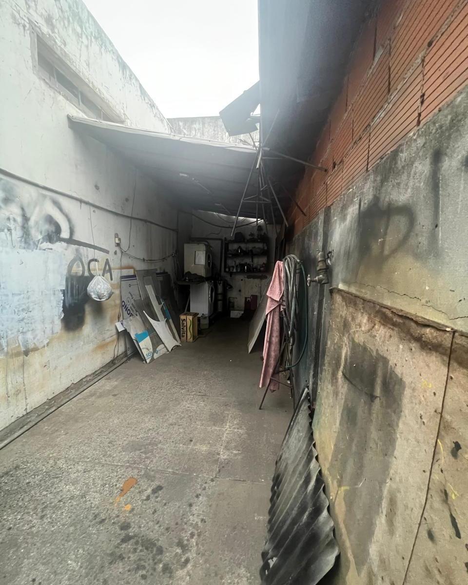 Galpon en Venta Zona Industrial R1 en Hurlingham (Facilidades) 3