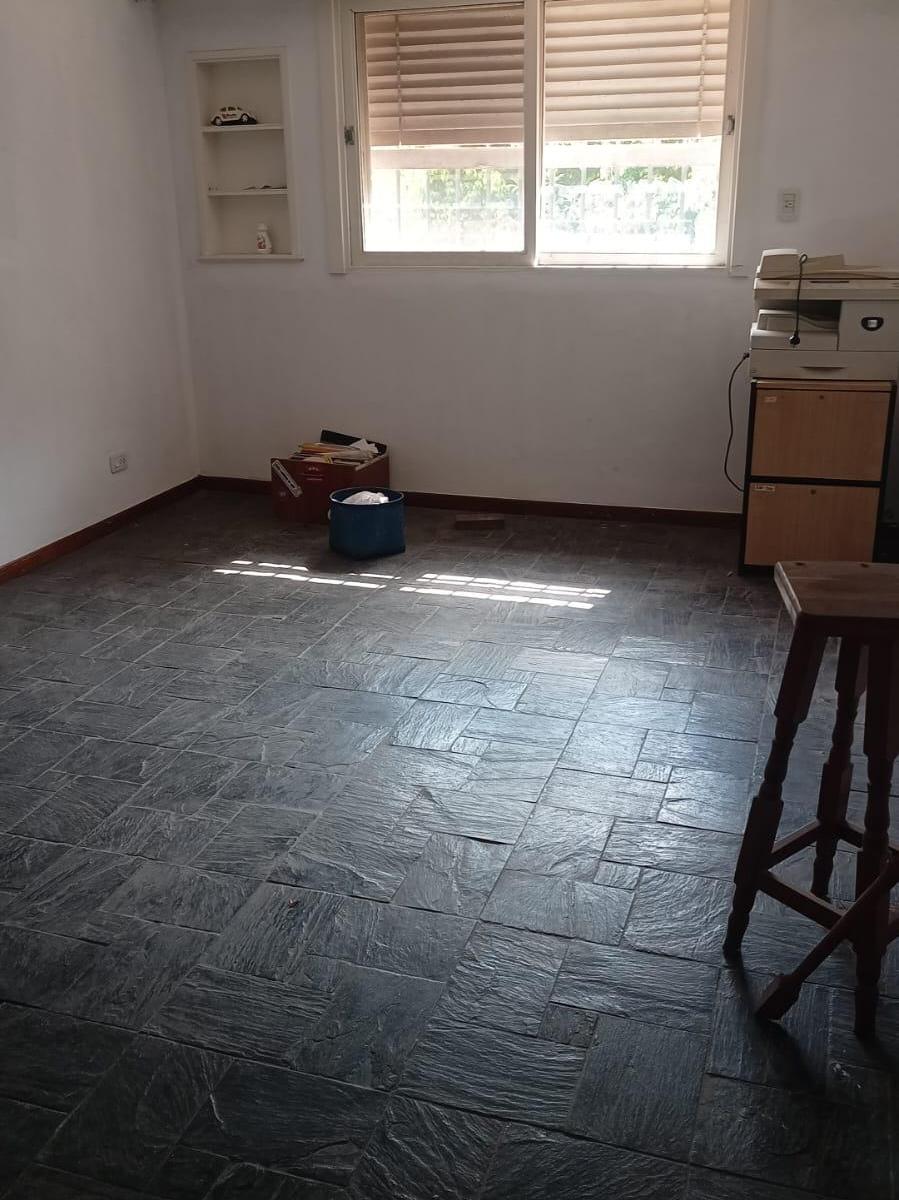Chalet de 5 Ambientes Sobre Av Libertador. 5