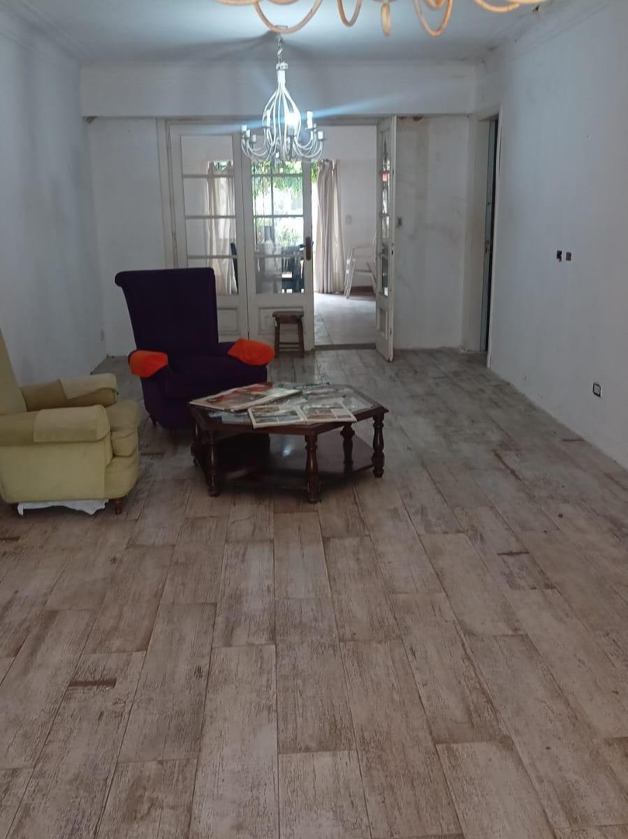 Chalet de 5 Ambientes Sobre Av Libertador. 1
