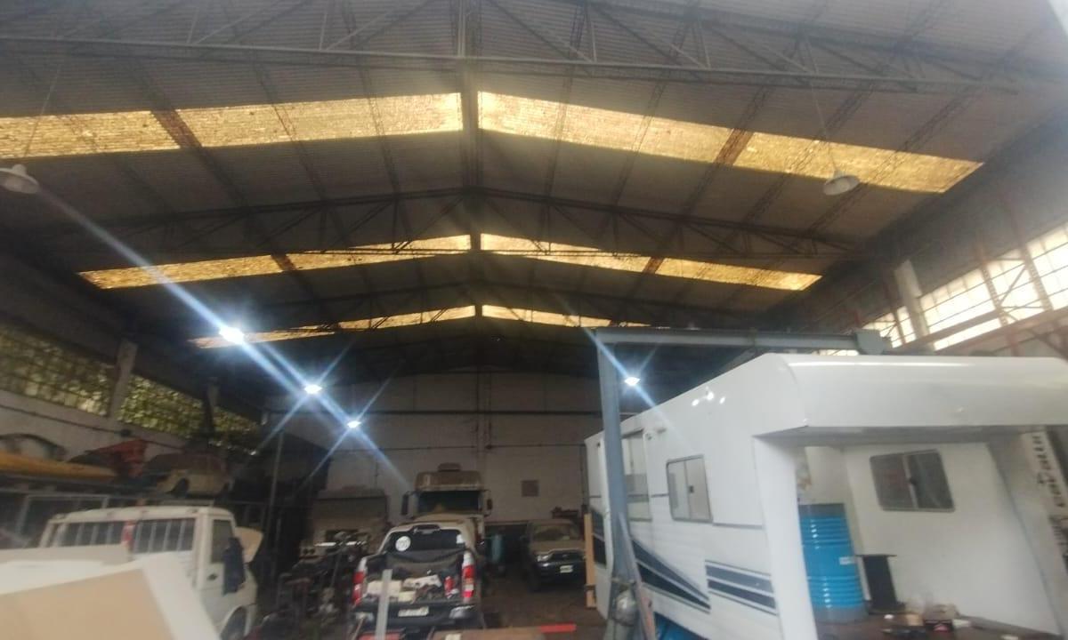 Venta de Galpon en Zona Industrial con Oficinas 2