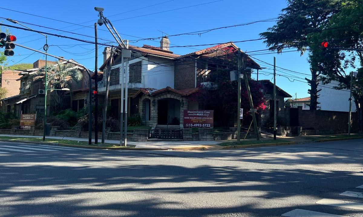 Importante Esquina Sobre Libertador en Venta. 3
