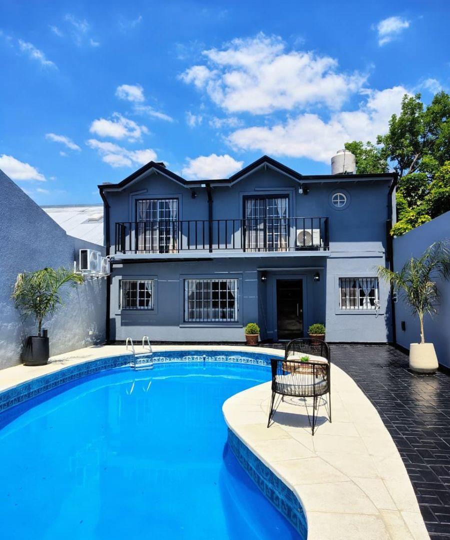 Hermoso chalet reciclado a nuevo en venta