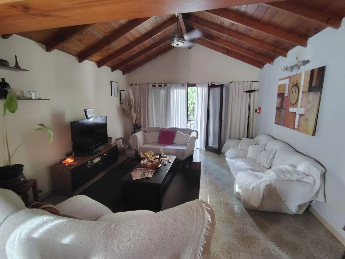 HERMOSA E IMPONENTE PROPIEDAD EN VENTA EN VILLA BALLESTER 5