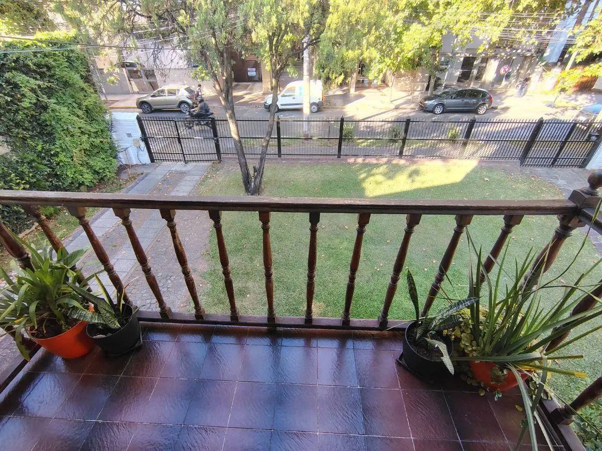 HERMOSA E IMPONENTE PROPIEDAD EN VENTA EN VILLA BALLESTER 3