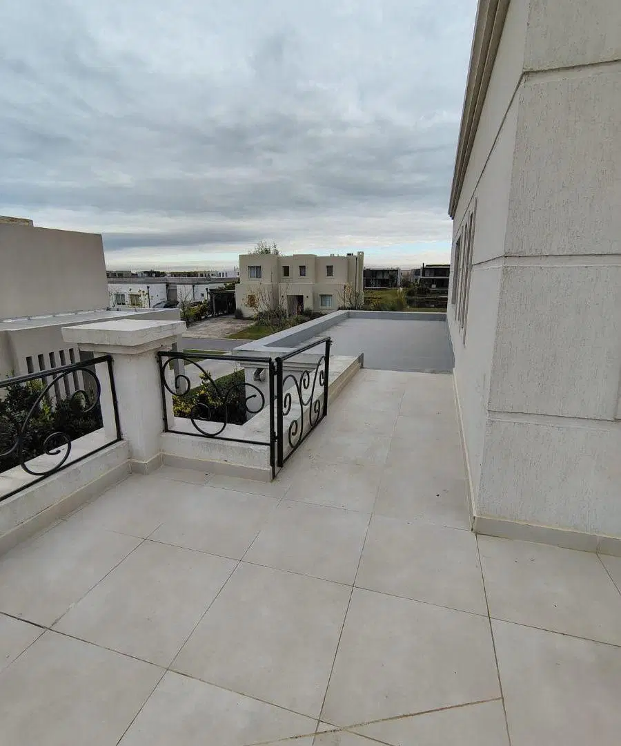 Casa en venta Puertos ( Barrio Acacias) con 600 m² de terreno y 5 ambientes 5