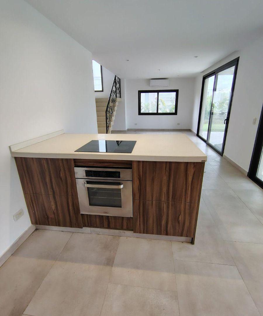 Foto de Casa con 600 m² y 4 dormitorios en alquiler en Puertos, imagen 4