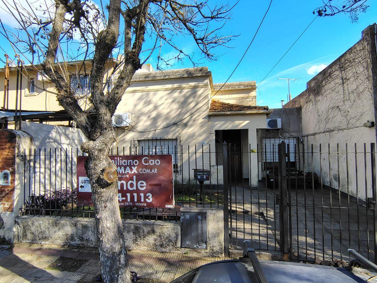 Casa 3 amb. a refaccionar en venta en hermosa zona de Victoria .