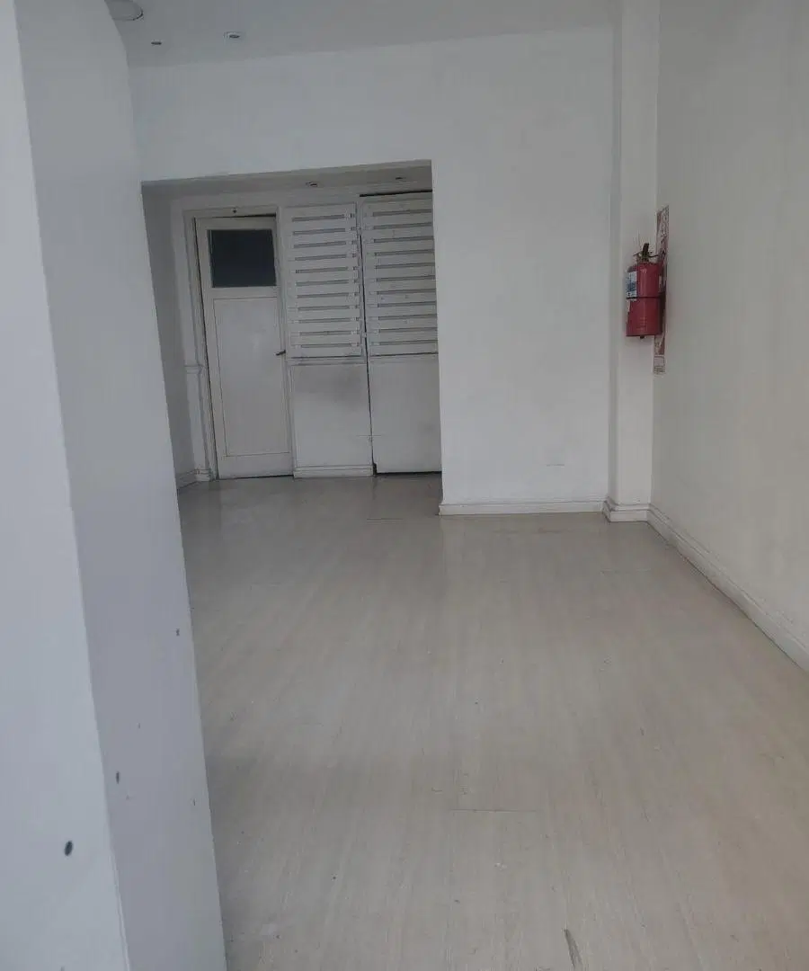 Local comercial en venta en pleno centro de San Fernando 4