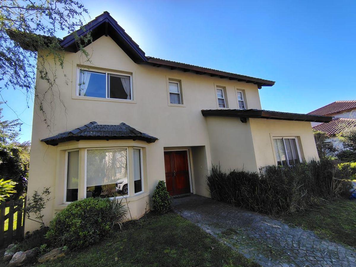 Foto de Hermosa casa en venta en Barrio Maschwitz Privado, imagen 1