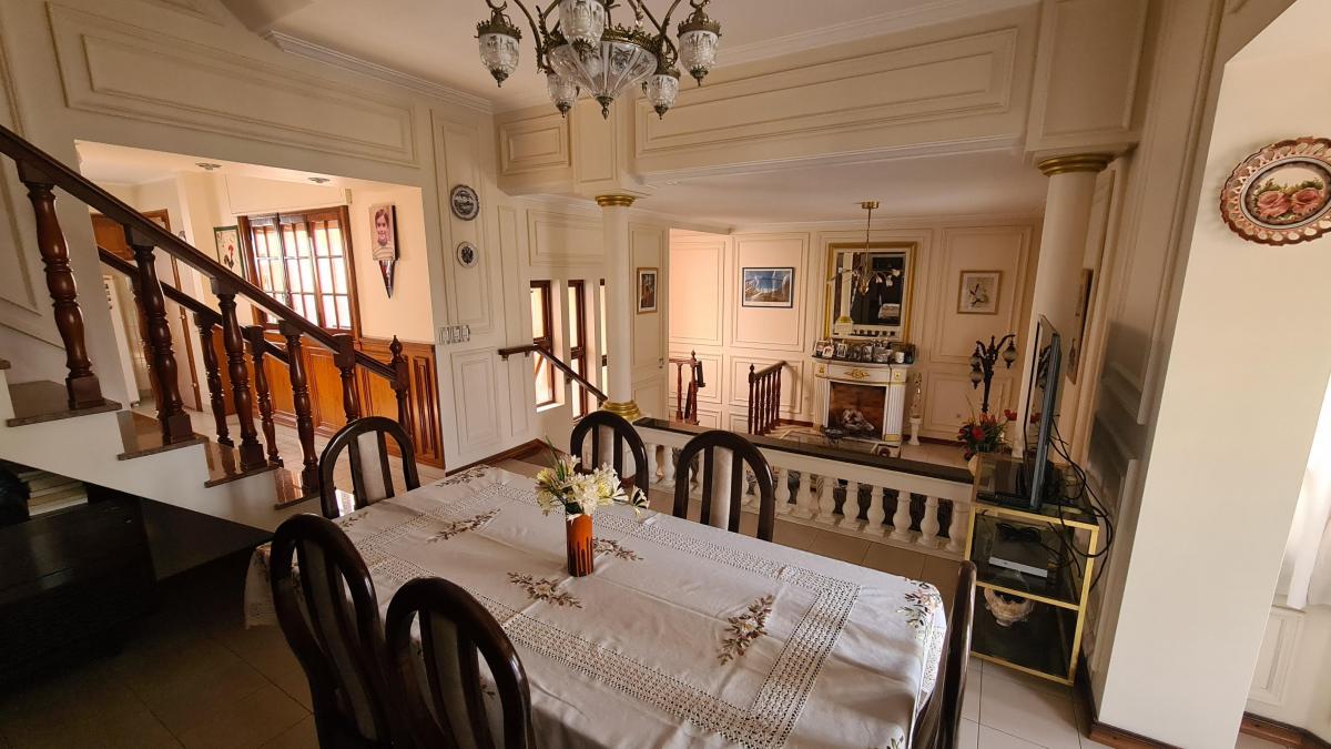 Foto de Cochrane 3100-Casa 244m2 en lote propio con excelente calidad de, imagen 3