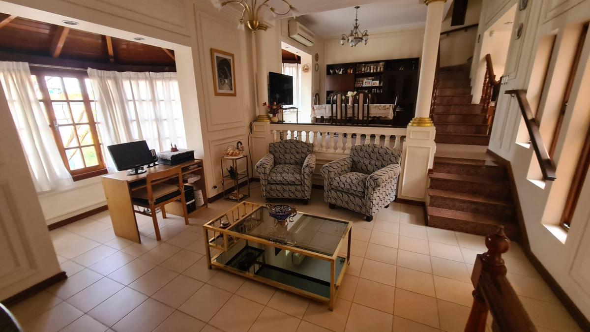 Foto de Cochrane 3100-Casa 244m2 en lote propio con excelente calidad de, imagen 5