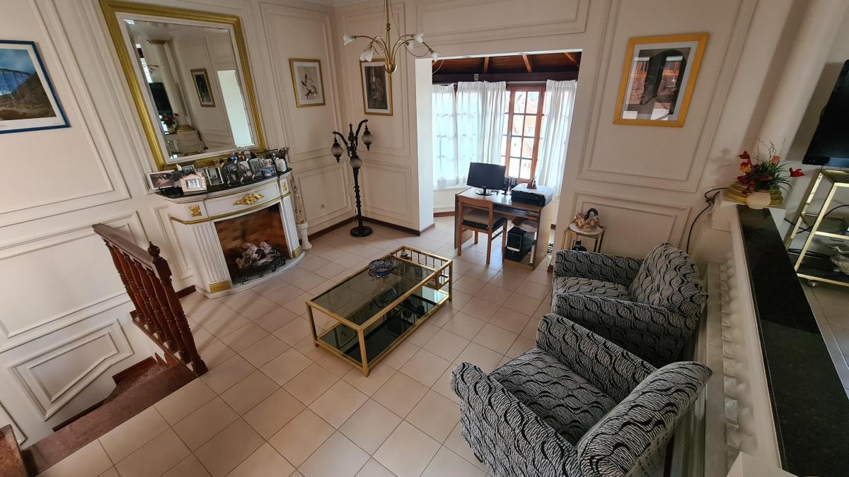 Foto de Cochrane 3100-Casa 244m2 en lote propio con excelente calidad de, imagen 4
