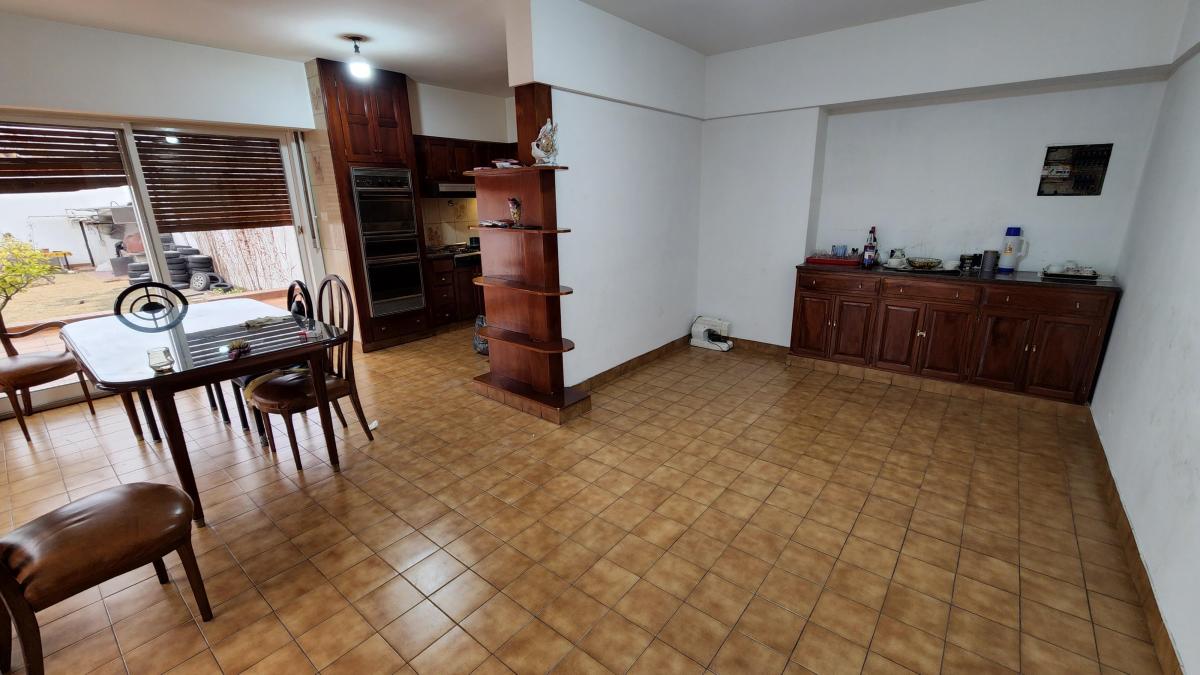Chivilcoy 1500 - Casa de Categoria a Refacc 440 m² Cub Lote 10x52 1