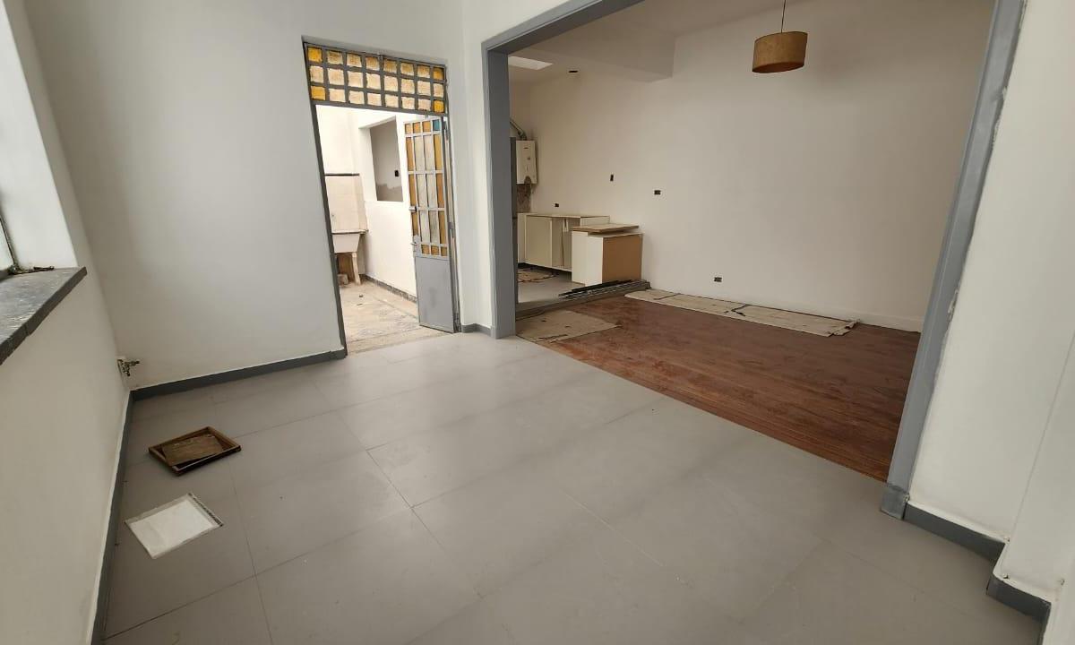 Carhue 2700 - Casa Refaccionada Sobre Lote 8x22 con Cochera y Terraza 3