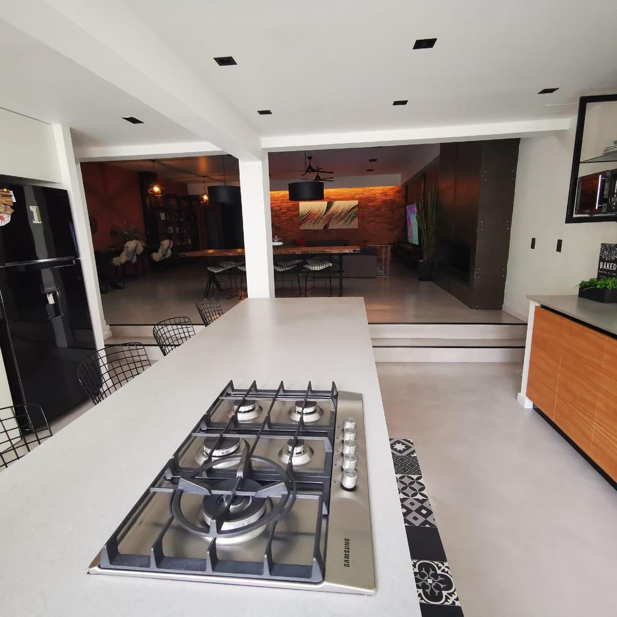 Foto de Av san martin 4200-Loft 400m2 fdo pileta garage gym ESPECTACULAR DISEÑO, imagen 2