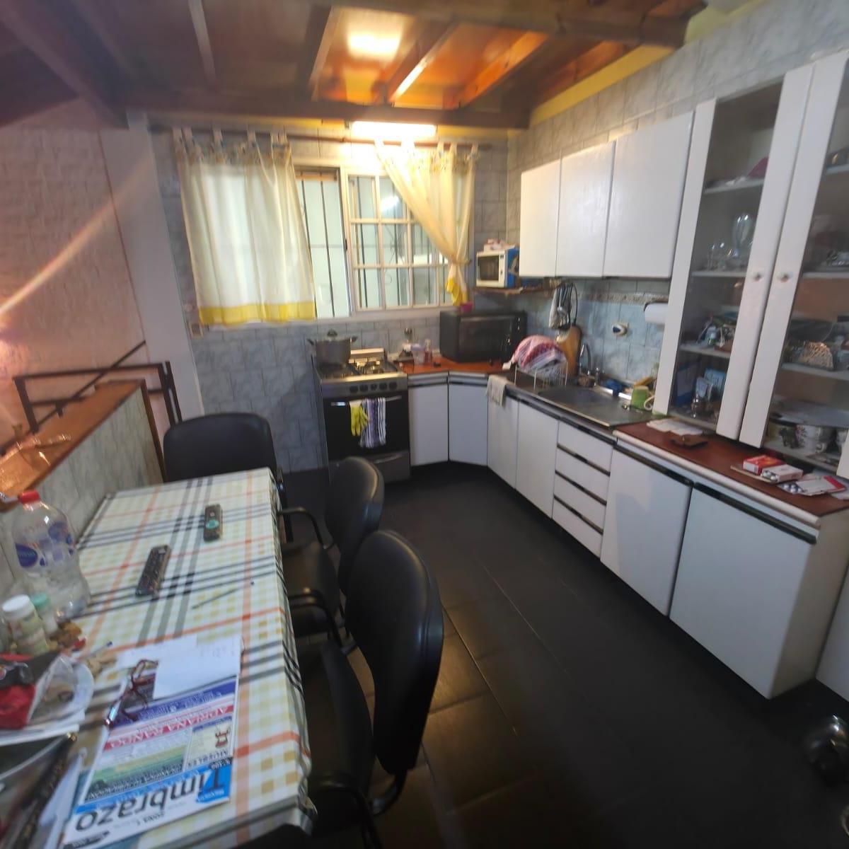 Bermudez 3500 - Casa 4 Amb con Cochera y Jardin Al Frente 2