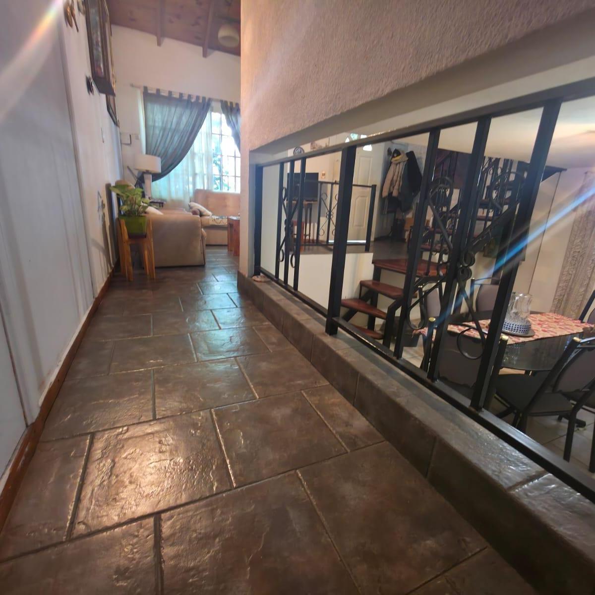 Bermudez 3500 - Casa 4 Amb con Cochera y Jardin Al Frente 3