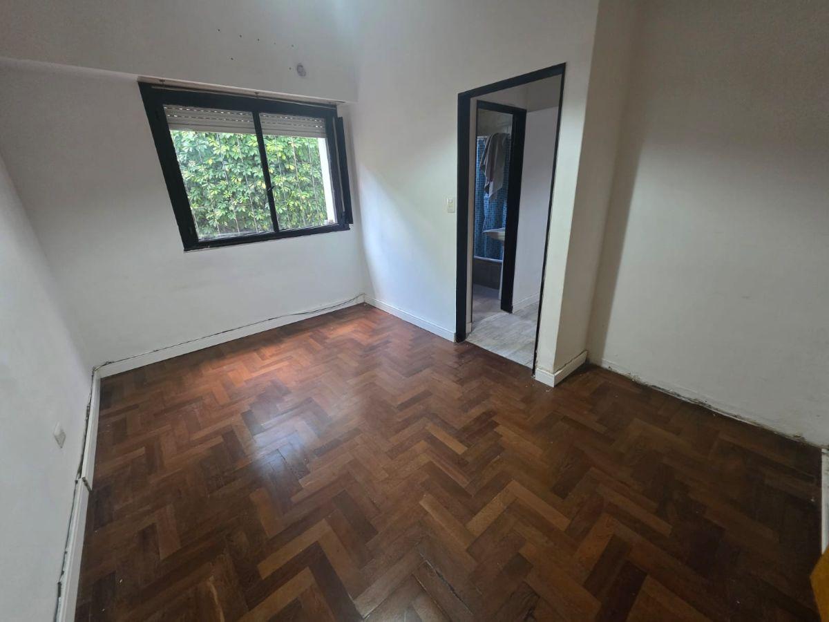 Foto de Av rivadavia 10500-PH 2 ambientes con patio 46m2 por pasillo, imagen 3
