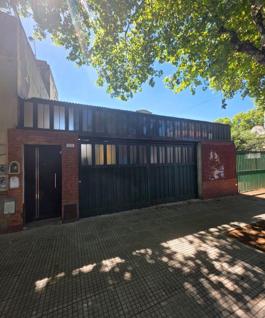 Bolivia 2700-Casa en lote propio ideal inversor 3 unidades en block